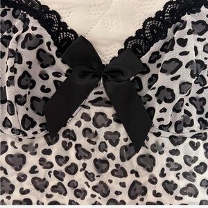 ROMWE Monochrome Mesh Top